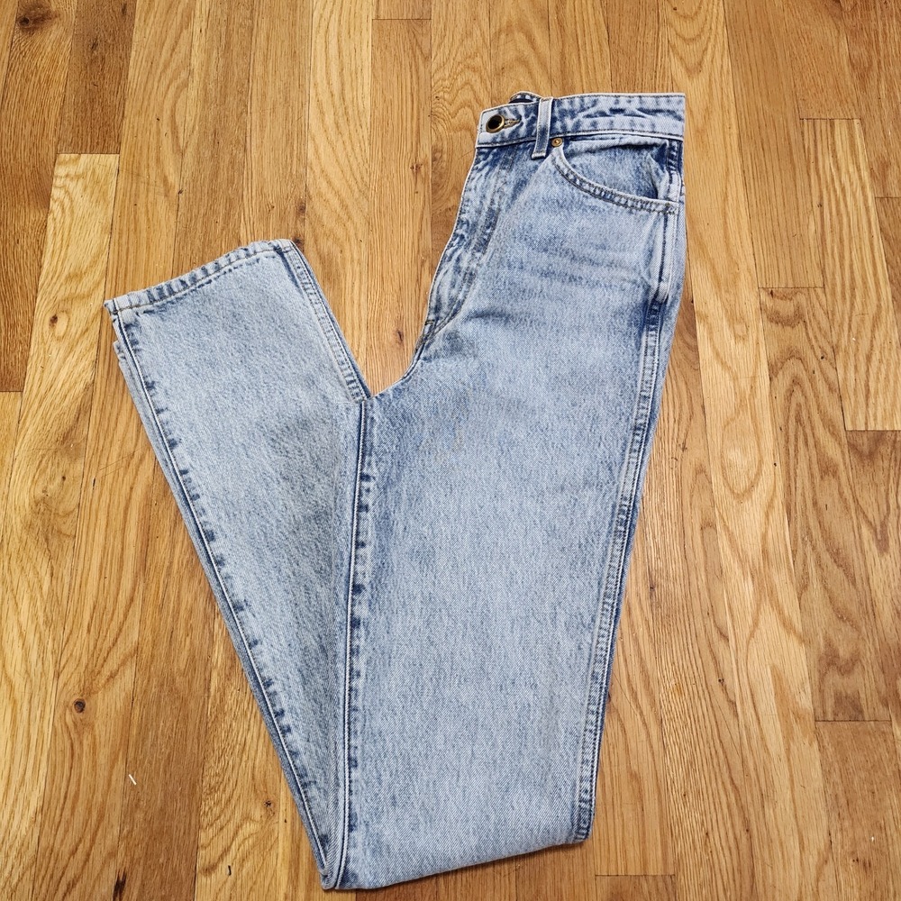 KHAITE Women's Straight Leg Jeans in Light Wash Blue